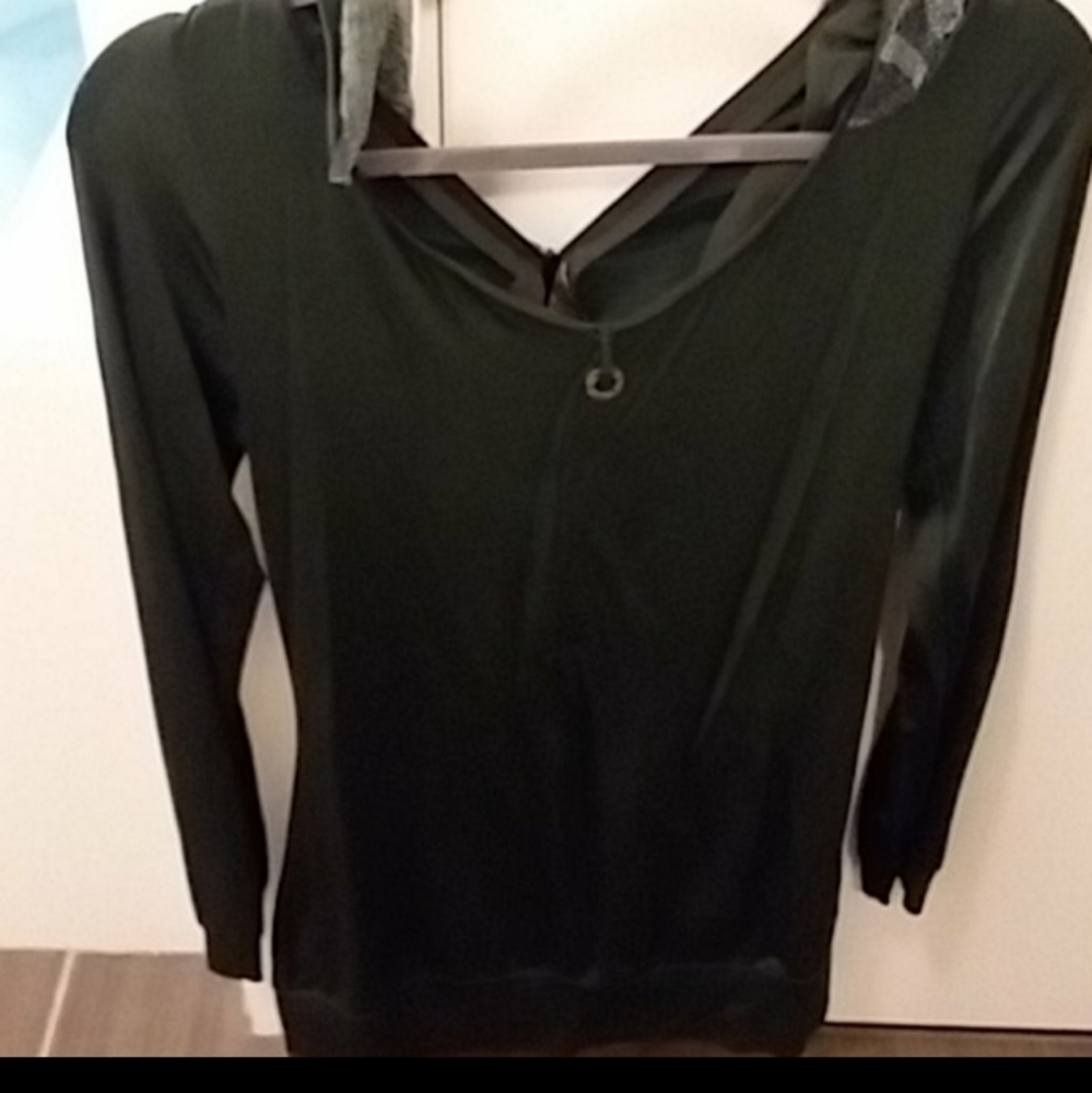 Save the queen tunic - Picture 3 of 4